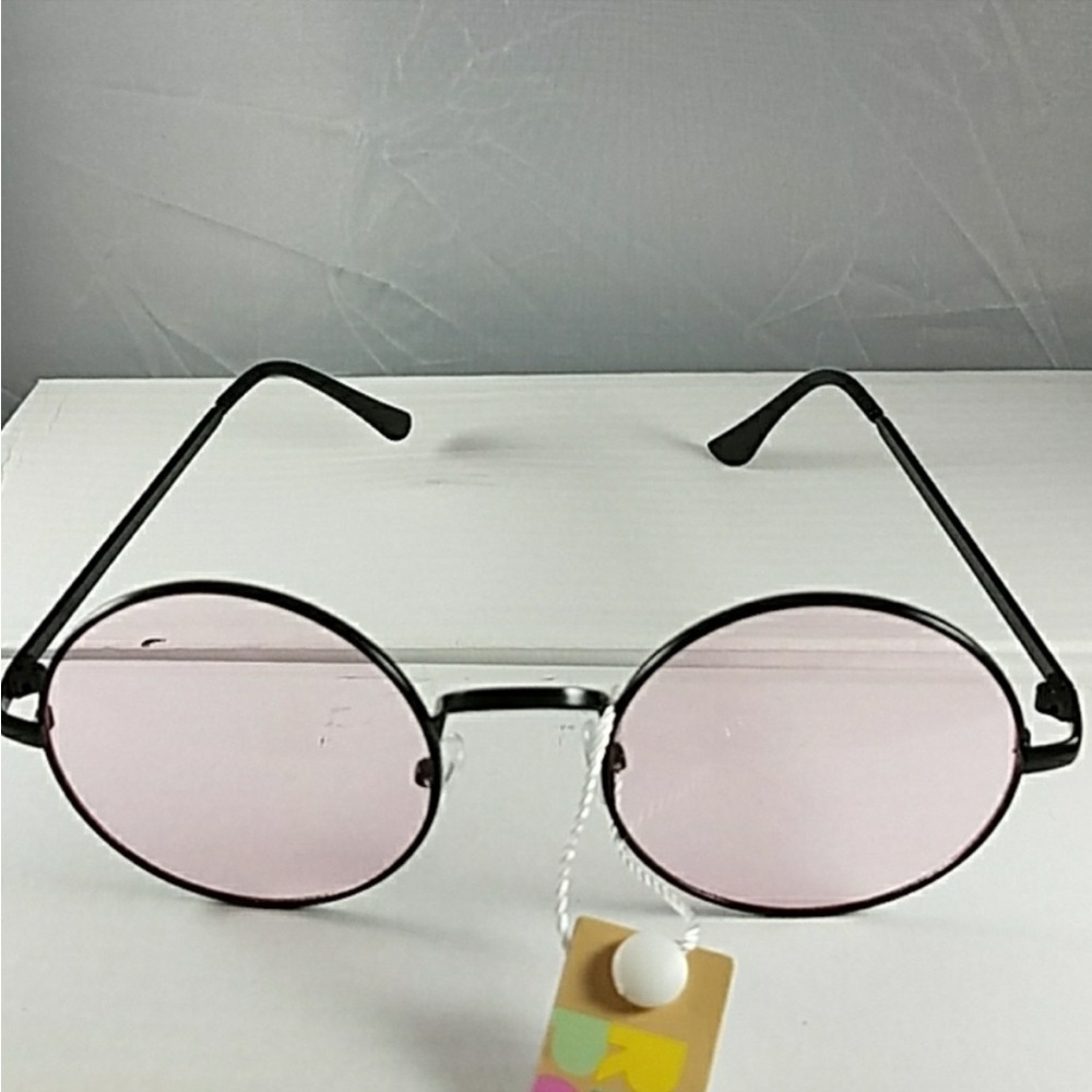Round Yellow Lens with Rose Gold Frame Sunglasses. - Picture 8 of 13